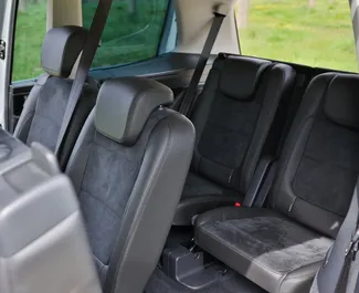 Volkswagen Sharan 2018 do wynajęcia w Becici. Limit przebiegu nieograniczony.