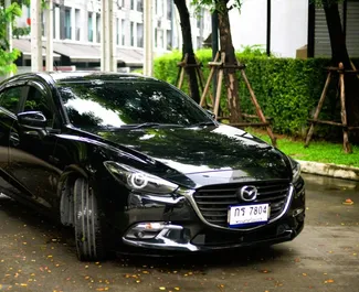 Wynajmij Mazda 3 2018 w Tajlandii. Paliwo: Benzyna. Moc:  KM ➤ Koszt od 1100 THB za dobę.