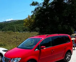 Wypożyczalnia Volkswagen Touran w Sarandzie, Albania ✓ Nr 11898. ✓ Skrzynia Automatyczna ✓ Opinii: 0.