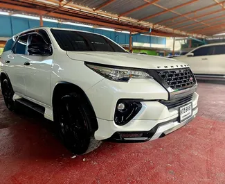 Wypożyczalnia Toyota Fortuner na lotnisku Don Mueang w Bangkoku, Tajlandia ✓ Nr 11924. ✓ Skrzynia Automatyczna ✓ Opinii: 0.