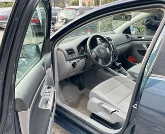 Wynajem samochodu Volkswagen Golf 5 nr 11936 (Automatyczna) na lotnisku w Tiranie, z silnikiem 1,9l. Diesel ➤ Bezpośrednio od Henri w Albanii.