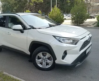 Wynajem samochodu Toyota Rav4 nr 12187 (Automatyczna) w Baku, z silnikiem 2,0l. Benzyna ➤ Bezpośrednio od Emil w Azerbejdżanie.