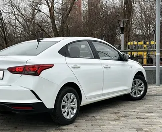 Wynajmij Hyundai Accent 2023 w Azerbejdżanie. Paliwo: Benzyna. Moc:  KM ➤ Koszt od 75 AZN za dobę.