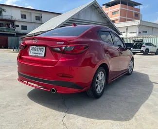 Mazda 2 2019 do wynajęcia na lotnisku Suvarnabhumi w Bangkoku. Limit przebiegu nieograniczony.