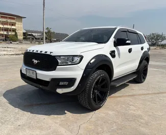 Wynajem samochodu Ford Everest nr 11972 (Automatyczna) na lotnisku Suvarnabhumi w Bangkoku, z silnikiem 2,2l. Diesel ➤ Bezpośrednio od Worawut w Tajlandii.