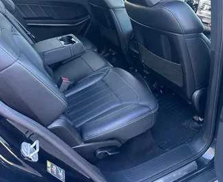 Mercedes-Benz GL450 2014 do wynajęcia w Tbilisi. Limit przebiegu nieograniczony.
