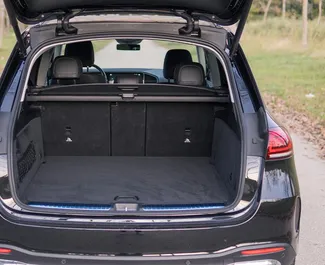 Mercedes-Benz GLE 400d 2021 do wynajęcia w Becici. Limit przebiegu nieograniczony.