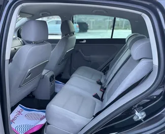 Wynajmij Volkswagen Golf Plus 2008 w Albanii. Paliwo: Hybryda. Moc:  KM ➤ Koszt od 14 EUR za dobę.
