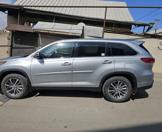 Wypożyczalnia Toyota Highlander w Tbilisi, Gruzja ✓ Nr 2227. ✓ Skrzynia Automatyczna ✓ Opinii: 3.