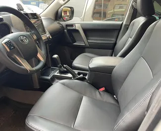 Wynajmij Toyota Land Cruiser Prado 2015 w Azerbejdżanie. Paliwo: Benzyna. Moc: 165 KM ➤ Koszt od 85 AZN za dobę.