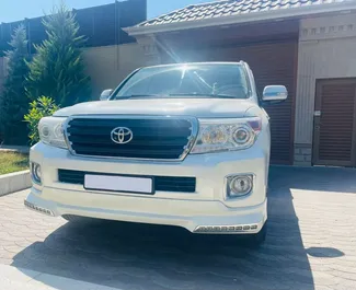 Wypożyczalnia Toyota Land Cruiser 200 w Baku, Azerbejdżan ✓ Nr 12183. ✓ Skrzynia Automatyczna ✓ Opinii: 0.
