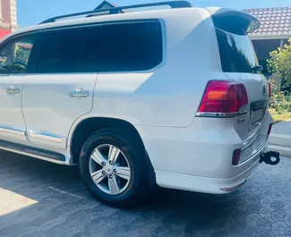 Wynajem samochodu Toyota Land Cruiser 200 nr 12183 (Automatyczna) w Baku, z silnikiem 4,0l. Benzyna ➤ Bezpośrednio od Emil w Azerbejdżanie.