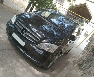 Wypożyczalnia Mercedes-Benz Viano w Baku, Azerbejdżan ✓ Nr 12192. ✓ Skrzynia Automatyczna ✓ Opinii: 0.