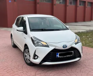 Wypożyczalnia Toyota Yaris w Becici, Czarnogóra ✓ Nr 10337. ✓ Skrzynia Automatyczna ✓ Opinii: 2.