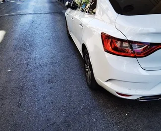 Wynajmij Renault Megane Sedan 2024 w Turcji. Paliwo: Benzyna. Moc: 140 KM ➤ Koszt od 66 USD za dobę.