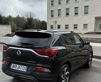 Silnik Benzyna 1,5 l – Wynajmij SsangYong Korando Turismo w Tiranie.