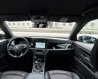SsangYong Korando Turismo 2023 do wynajęcia w Tiranie. Limit przebiegu nieograniczony.