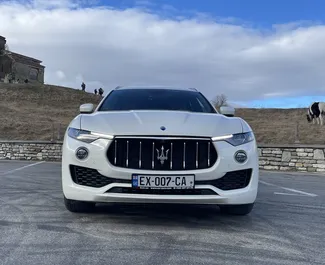 Wynajmij Maserati Levante S 2021 w Gruzji. Paliwo: Benzyna. Moc: 360 KM ➤ Koszt od 495 GEL za dobę.