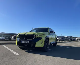 Wnętrze BMW XM do wynajęcia w Gruzji. Doskonały samochód 5-osobowy. ✓ Skrzynia Automatyczna.