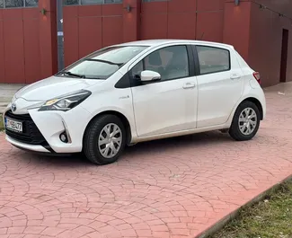 Toyota Yaris – samochód kategorii Ekonomiczny, Komfort na wynajem w Czarnogórze ✓ Bez Depozytu ✓ Ubezpieczenie: OC, Od Kradzieży, Zagranica.