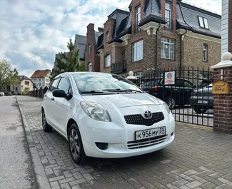 Wynajmij Toyota Yaris 2008 w Rosji. Paliwo: Benzyna. Moc: 69 KM ➤ Koszt od 2500 RUB za dobę.