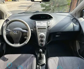 Silnik Benzyna 1,0 l – Wynajmij Toyota Yaris w Kaliningradzie.