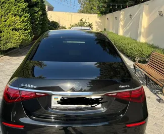 Wypożyczalnia Mercedes-Benz S560 w Baku, Azerbejdżan ✓ Nr 12931. ✓ Skrzynia Automatyczna ✓ Opinii: 0.