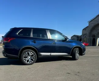 Silnik Benzyna 2,4 l – Wynajmij Mitsubishi Outlander w Tbilisi.