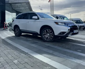 Mitsubishi Outlander – samochód kategorii Komfort, Crossover na wynajem w Gruzji ✓ Bez Depozytu ✓ Ubezpieczenie: OC, FDW, Od Kradzieży, Bez Depozytu.