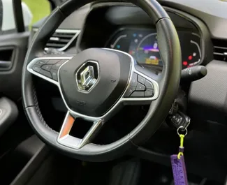 Renault Clio 5 2021 do wynajęcia w Budvie. Limit przebiegu nieograniczony.