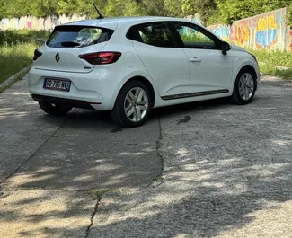 Renault Clio 5 – samochód kategorii Ekonomiczny na wynajem w Czarnogórze ✓ Depozyt 200 EUR ✓ Ubezpieczenie: OC, CDW, SCDW, FDW, Zagranica.