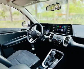 Kia Sonet – samochód kategorii Ekonomiczny, Komfort, Crossover na wynajem w ZEA ✓ Depozyt 1000 AED ✓ Ubezpieczenie: OC, SCDW, Pasażerowie, Od Kradzieży, Bez Depozytu.