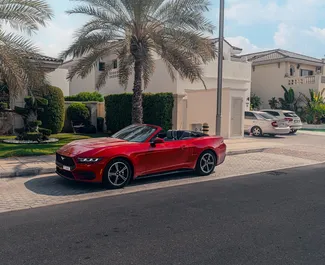 Silnik Benzyna 2,3 l – Wynajmij Ford Mustang Cabrio na lotnisku Al Maktoum.