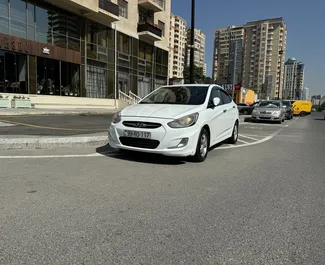 Wynajem samochodu Hyundai Accent Blue nr 12934 (Automatyczna) w Baku, z silnikiem 1,4l. Benzyna ➤ Bezpośrednio od Kamran w Azerbejdżanie.