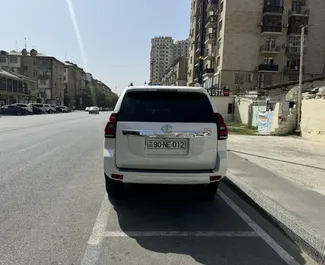 Wynajem samochodu Toyota Land Cruiser Prado nr 12924 (Automatyczna) w Baku, z silnikiem 2,7l. Benzyna ➤ Bezpośrednio od Kamran w Azerbejdżanie.