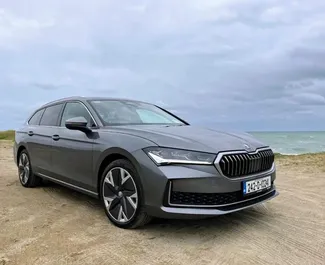 Wypożyczalnia Skoda Octavia Combi w Podgoricy, Czarnogóra ✓ Nr 13145. ✓ Skrzynia Automatyczna ✓ Opinii: 0.