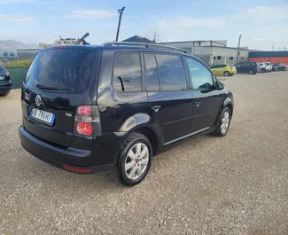 Volkswagen Touran – samochód kategorii Komfort, Minivan na wynajem w Albanii ✓ Bez Depozytu ✓ Ubezpieczenie: OC, FDW, Zagranica.