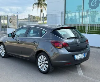 Opel Astra – samochód kategorii Ekonomiczny, Komfort na wynajem w Albanii ✓ Bez Depozytu ✓ Ubezpieczenie: OC, FDW, Zagranica.