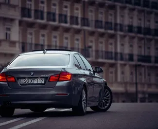Wynajmij BMW 528i 2016 w Azerbejdżanie. Paliwo: Benzyna. Moc: 215 KM ➤ Koszt od 95 AZN za dobę.