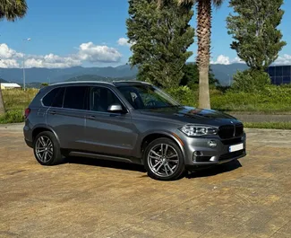 Wynajmij BMW X5 2016 w Gruzji. Paliwo: Benzyna. Moc: 347 KM ➤ Koszt od 175 GEL za dobę.