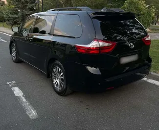 Toyota Sienna 2020 do wynajęcia w Erewaniu. Limit przebiegu nieograniczony.