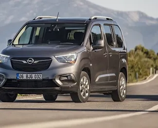 Wypożyczalnia Opel Combo Life w Stambule, Turcja ✓ Nr 7513. ✓ Skrzynia Automatyczna ✓ Opinii: 4.