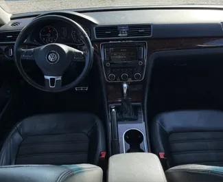Wynajem samochodu Volkswagen Passat nr 13255 (Automatyczna) na lotnisku w Tiranie, z silnikiem 2,0l. Diesel ➤ Bezpośrednio od Johanes w Albanii.