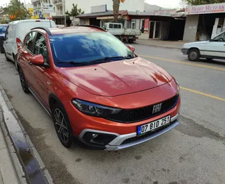 Wynajem samochodu Fiat Egea Cross nr 6557 (Manualna) na lotnisku w Antalyi, z silnikiem 1,4l. Benzyna ➤ Bezpośrednio od Ramazan w Turcji.