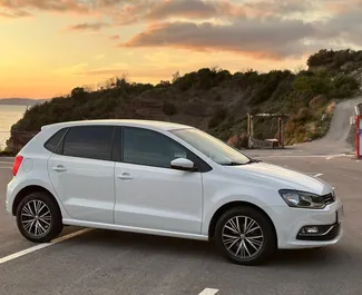 Wynajmij Volkswagen Polo 2018 w Czarnogórze. Paliwo: Benzyna. Moc: 100 KM ➤ Koszt od 19 EUR za dobę.