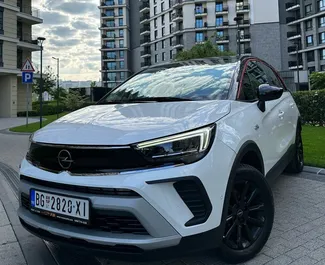 Wynajmij Opel Crossland 2021 w Serbii. Paliwo: Benzyna. Moc: 130 KM ➤ Koszt od 73 EUR za dobę.