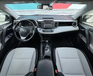 Toyota Rav4 2016 do wynajęcia w Batumi. Limit przebiegu nieograniczony.
