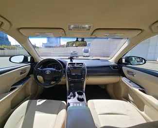 Toyota Camry – samochód kategorii Komfort, Premium na wynajem w Gruzji ✓ Depozyt 420 GEL ✓ Ubezpieczenie: OC, SCDW.