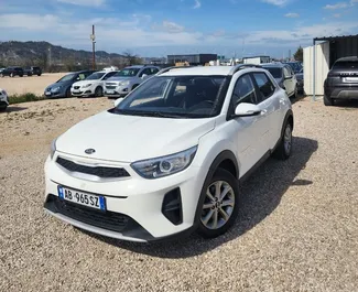 Wypożyczalnia Kia Stonic na lotnisku w Tiranie, Albania ✓ Nr 13253. ✓ Skrzynia Automatyczna ✓ Opinii: 0.