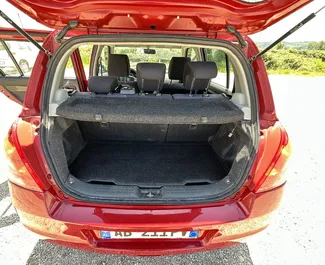 Silnik Benzyna 1,3 l – Wynajmij Suzuki Swift na lotnisku w Tiranie.